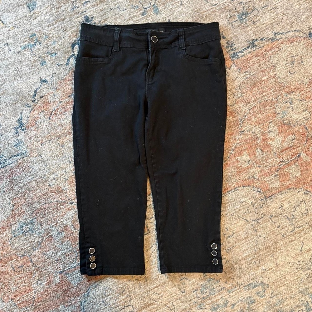 Baccini Womens Black Low Rise Capri Pants Size 6P Grommet Hem Y2K Fairy Cropped